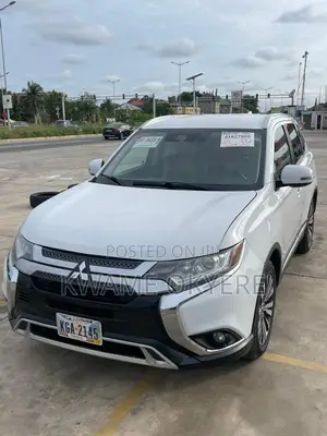 Mitsubishi Outlander SEL S-AWC 2020 White