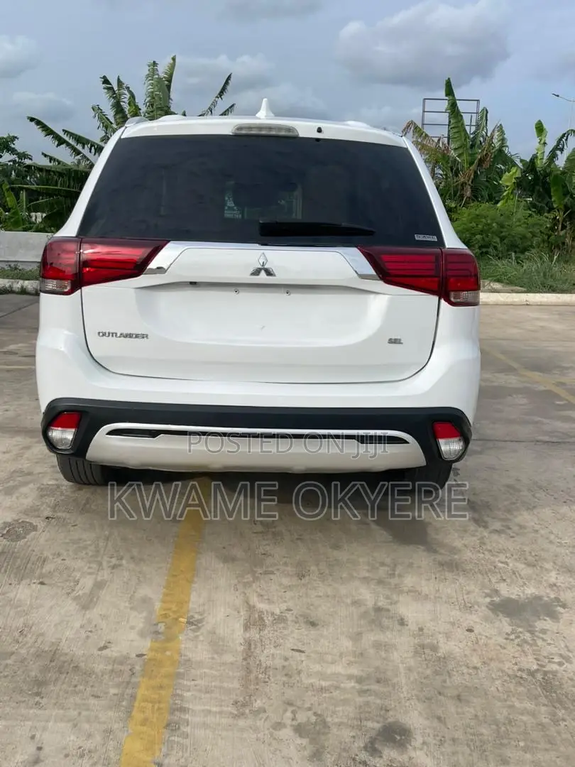 Mitsubishi Outlander SEL S-AWC 2020 White