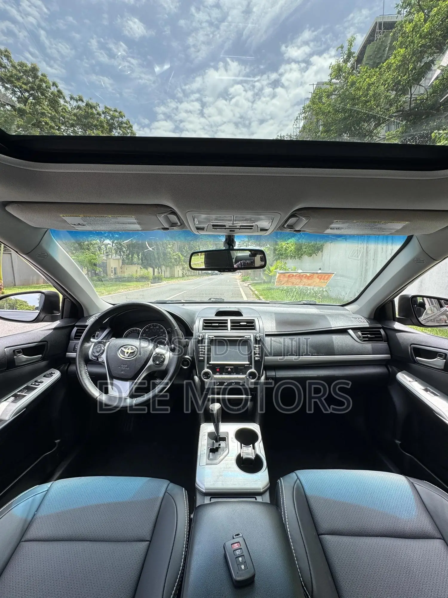 Toyota Camry SE 4dr Sedan (2.5L 4cyl 6A) 2014 Gray