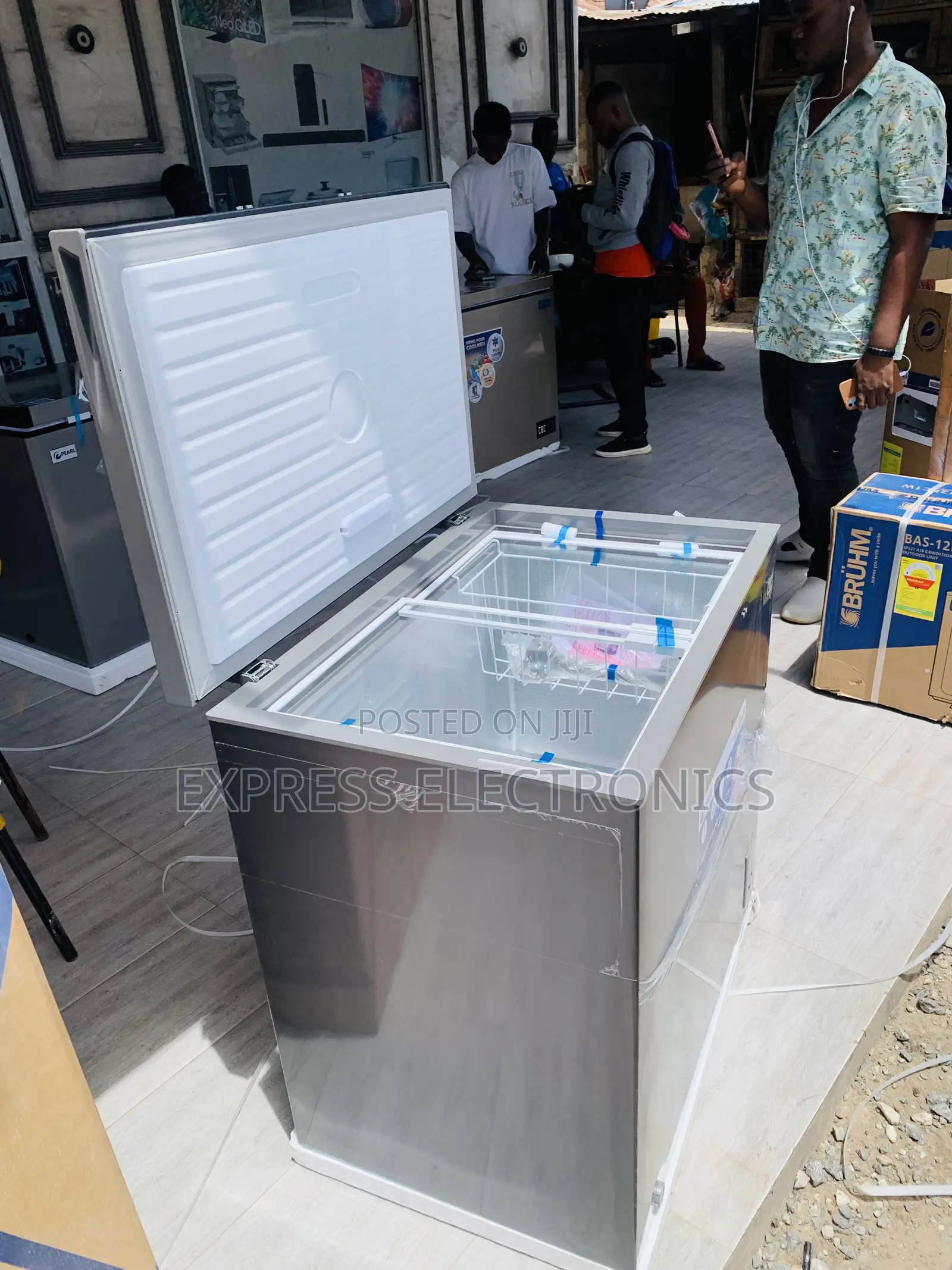 Limited Stock PCF-2620-13m—- Pearl 199l Chest Freezer