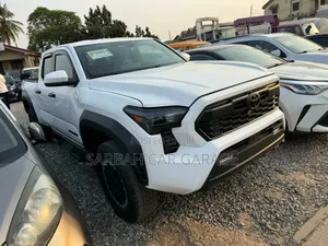 Toyota Tacoma SR5 Access Cab 6' Bed AT 2024 White