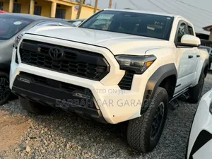 Toyota Tacoma SR5 Access Cab 6' Bed AT 2024 White