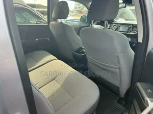 Toyota Tacoma SR 2018 Gray