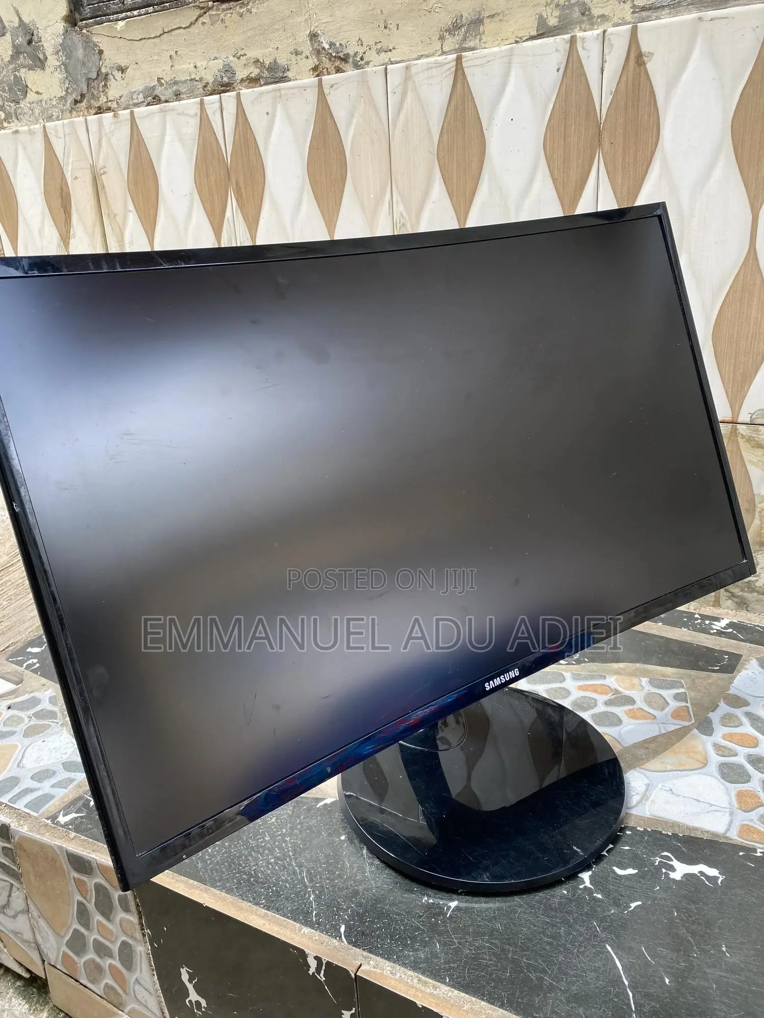 27” Curved Samsung Monitor