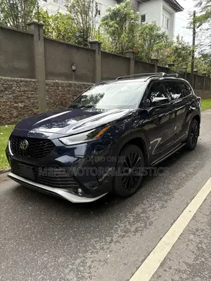 Toyota Highlander XSE 2022 Black