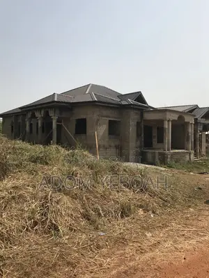 5bdrm House in Atwima Nwabiagya for sale