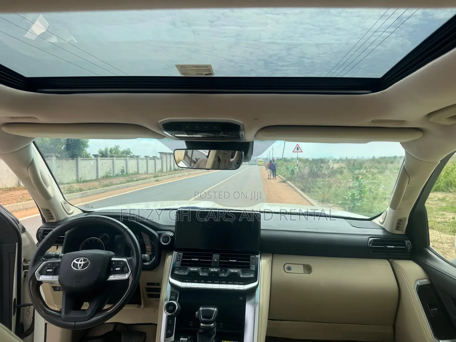 Toyota Land Cruiser LC300 2023 White