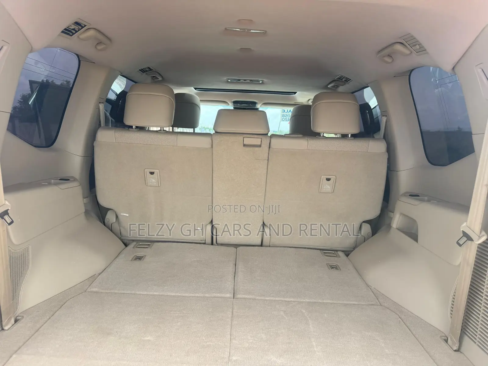 Toyota Land Cruiser LC300 2023 White
