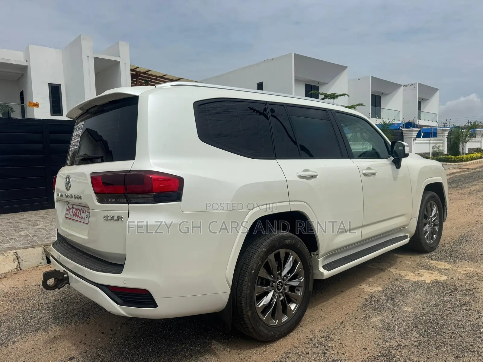 Toyota Land Cruiser LC300 2023 White