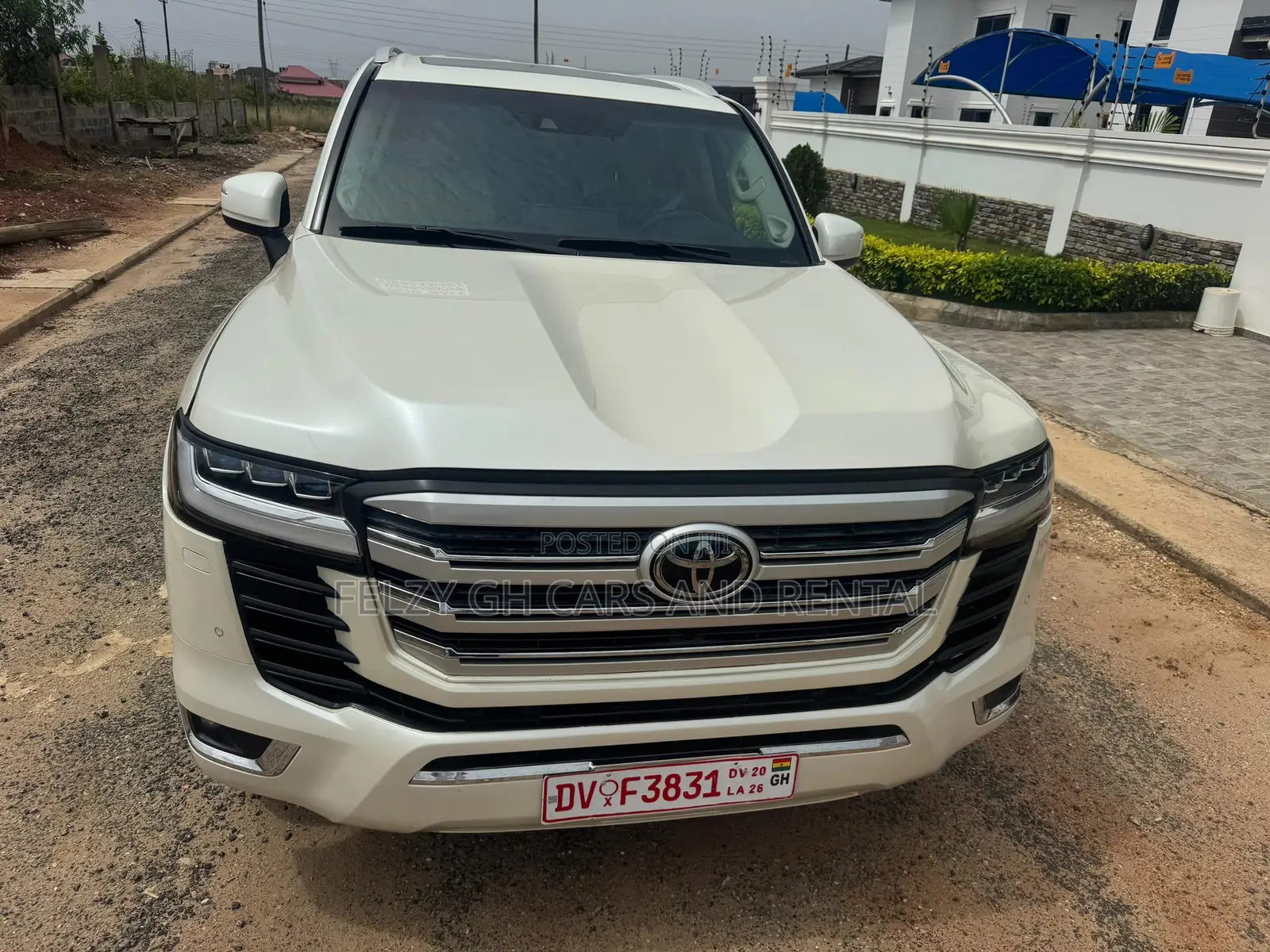 Toyota Land Cruiser LC300 2023 White