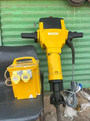 Bosch 110v Jack Hammer/ Concrete Breaker