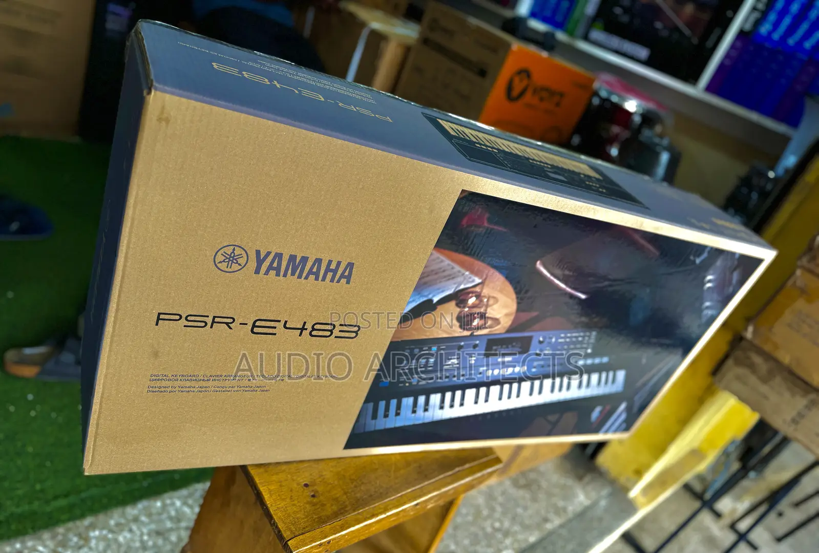 Yamaha PSR E483