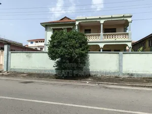 8bdrm House in Kumasi Stadium for sale