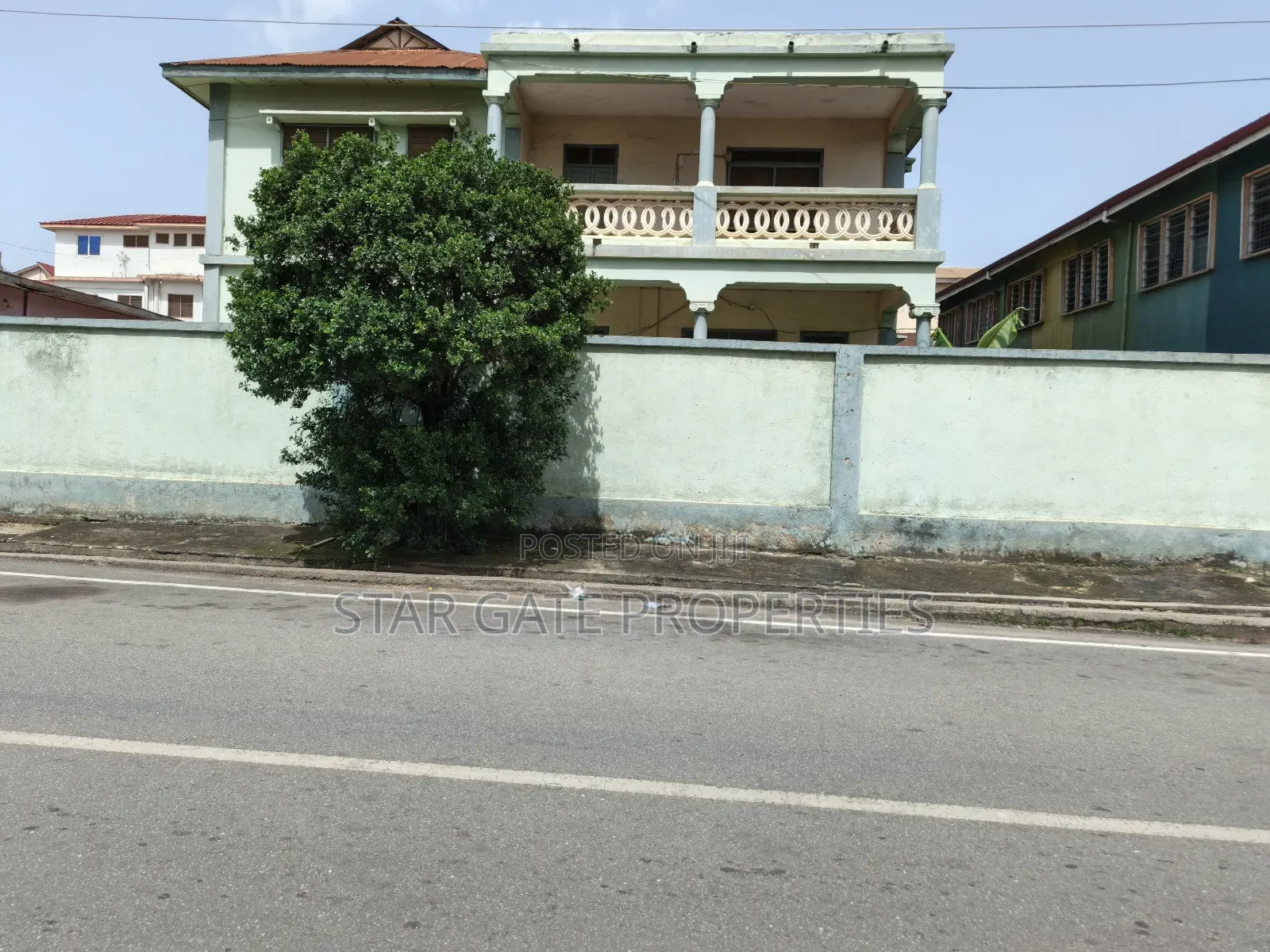 8bdrm House in Kumasi Stadium for sale
