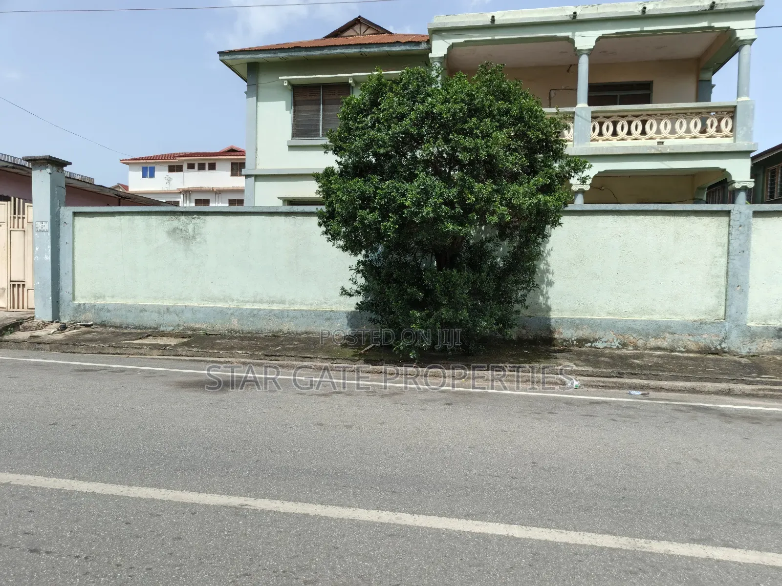 8bdrm House in Kumasi Stadium for sale