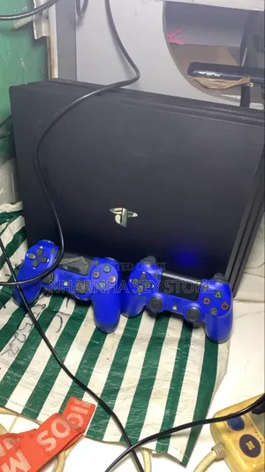 Playstation 4 Pro With 2 Controllers