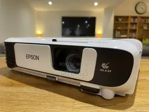 Slightly Used Epson Eb-S41 3300 Lumens Projector From Uk-Free Delivery