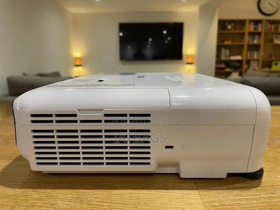 Slightly Used Epson Eb-S41 3300 Lumens Projector From Uk-Free Delivery