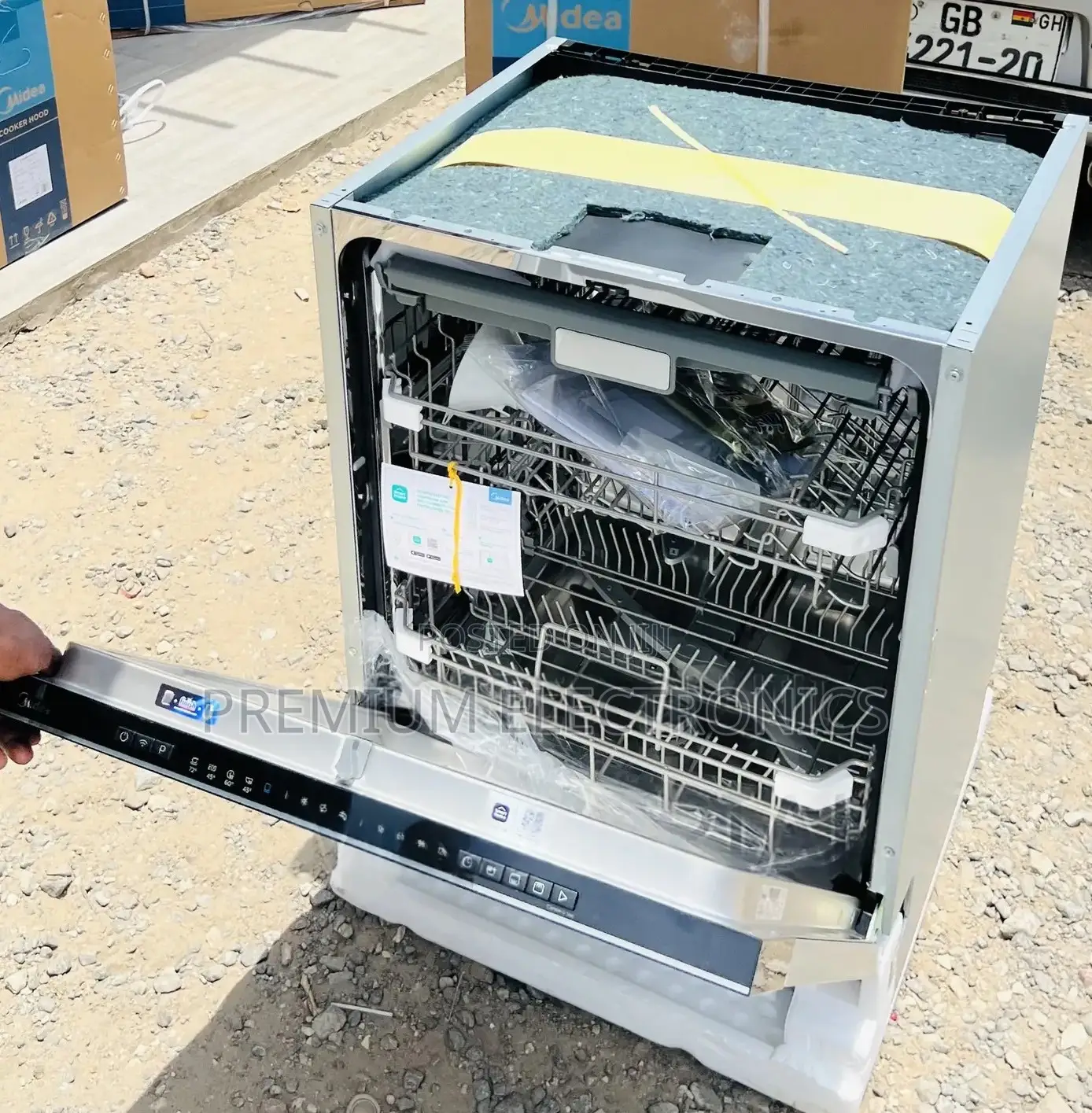 Midea Fully Built-in Dishwasher 14 Plate Settings | 5 Wash Settings