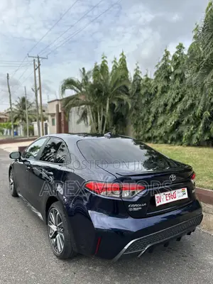 Toyota Corolla SE 2021 Blue