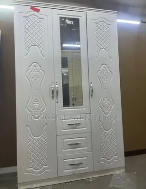 Wardrobe (Three Doors)