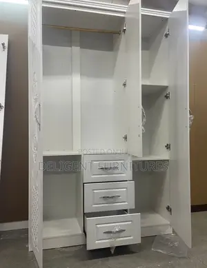 Wardrobe (Three Doors)