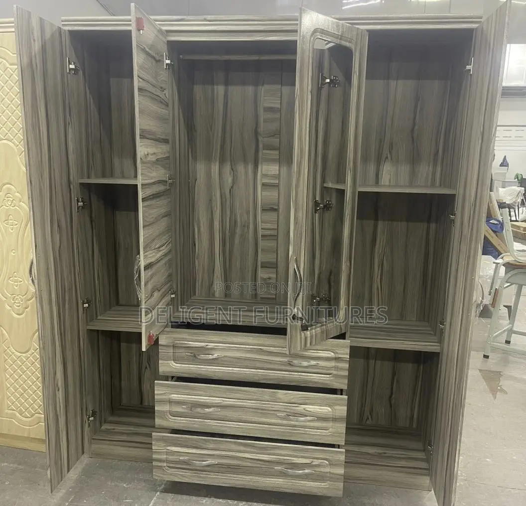Wardrobe (4 Doors)