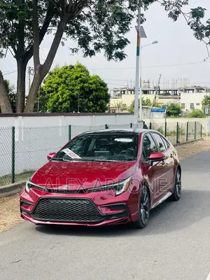 Toyota Corolla Hybrid XLE 2025 Red