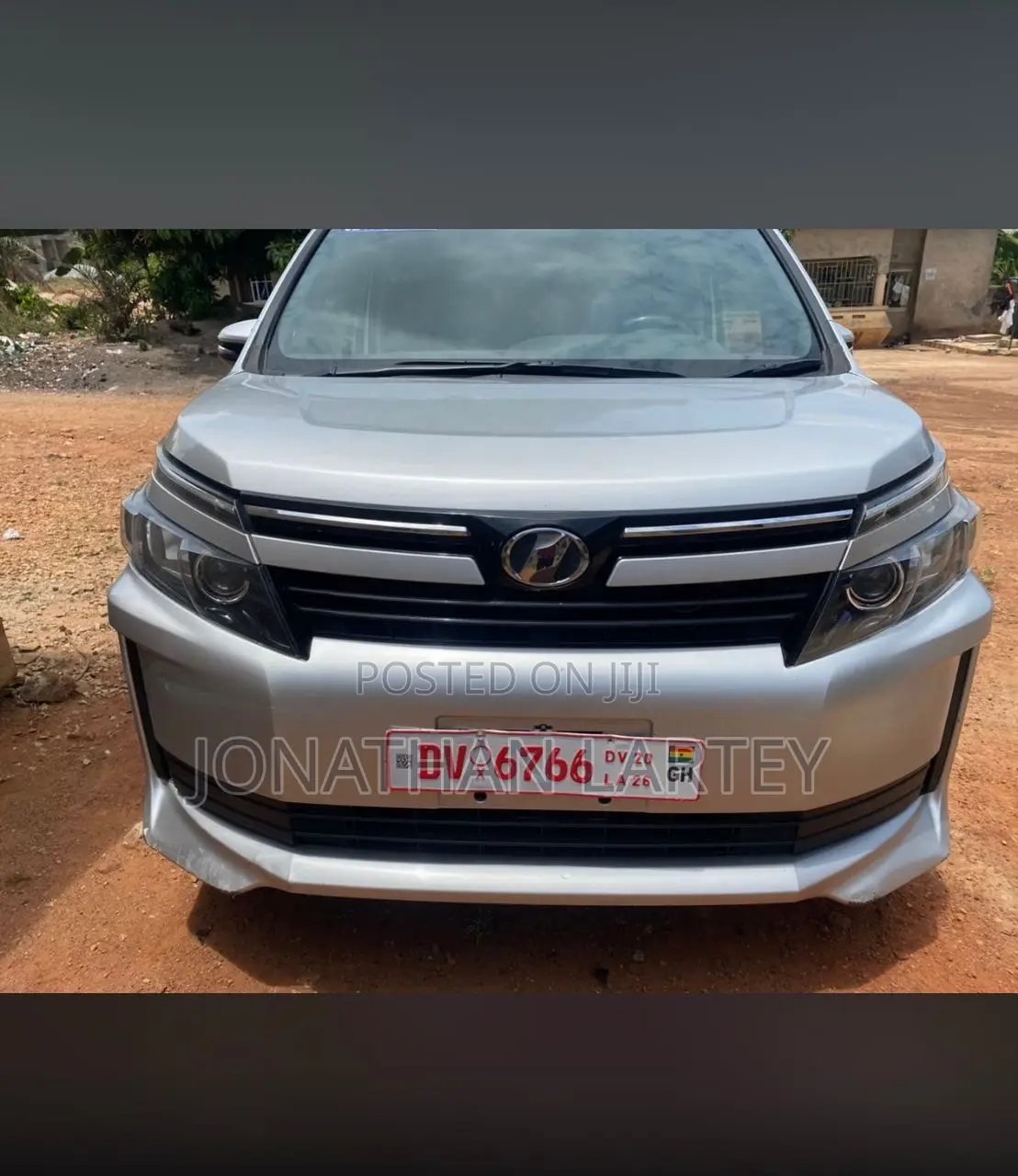 Toyota Voxy 2016 Silver