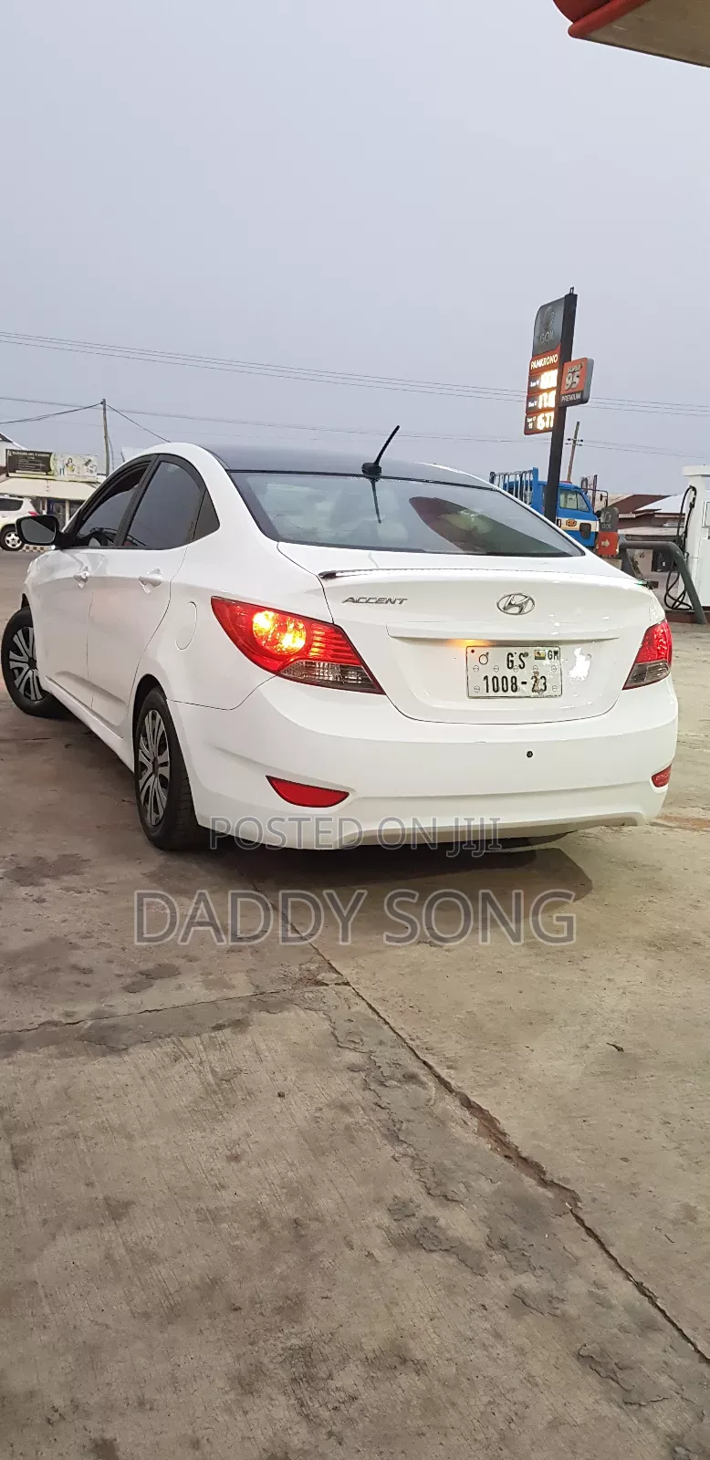 Hyundai Accent GLS 4dr Sedan (1.6L 4cyl 6A) 2014 White