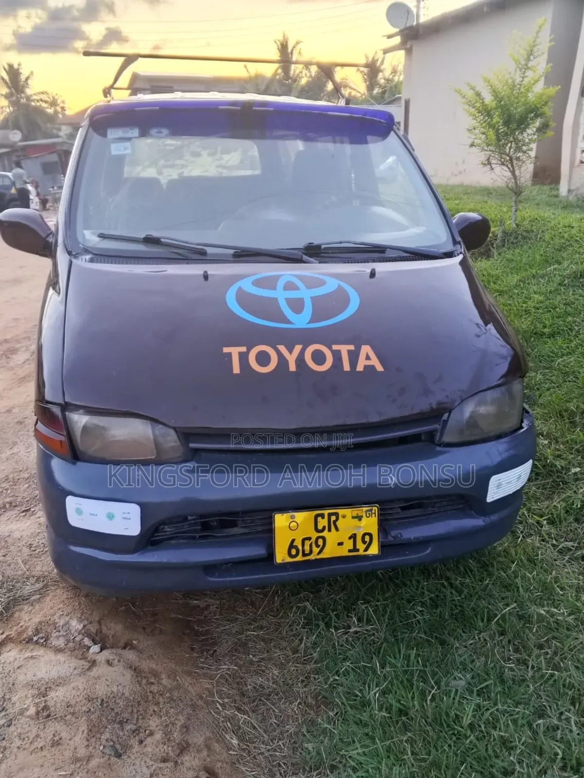 Toyota HiAce 2012 Black