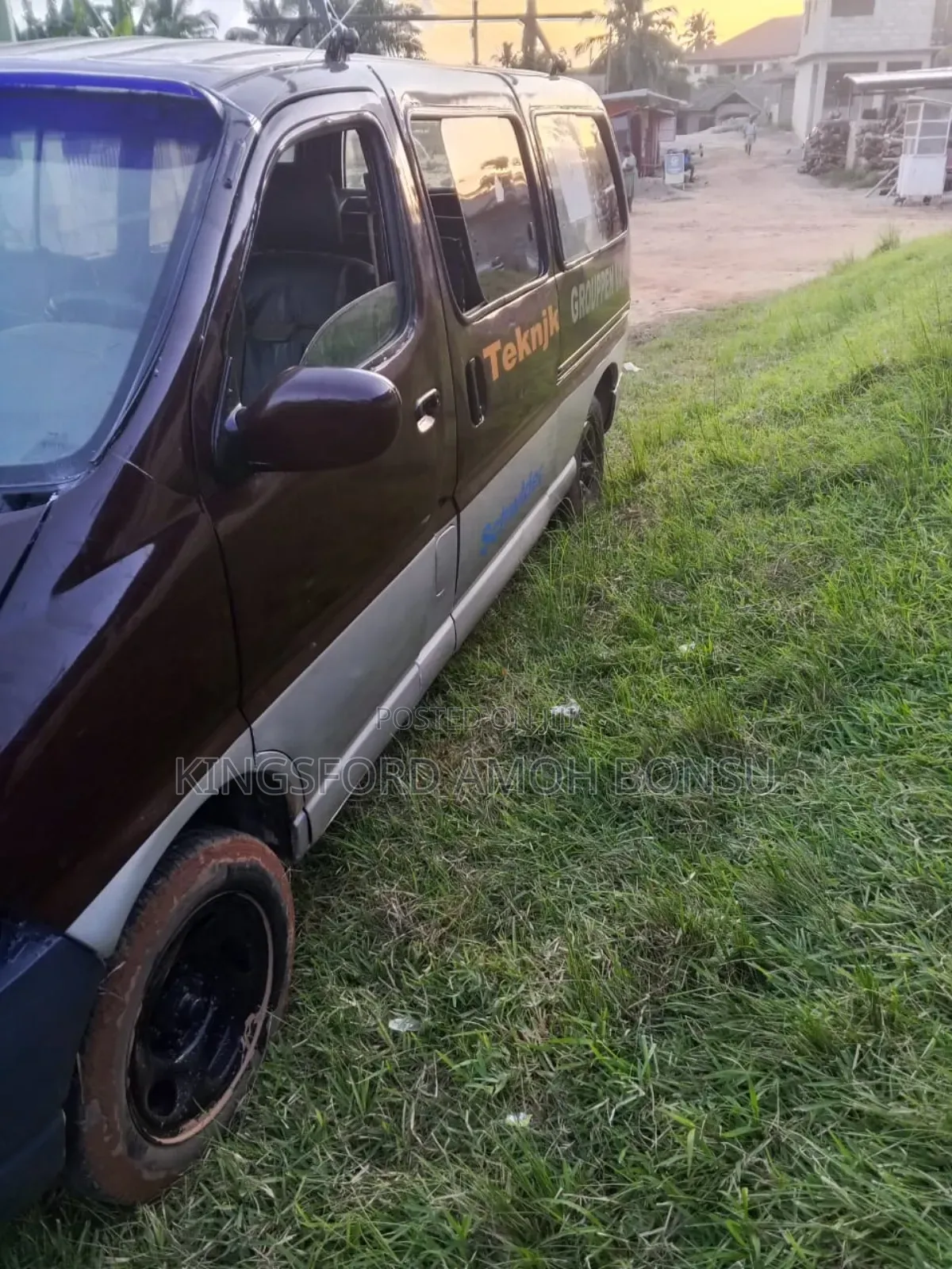Toyota HiAce 2012 Black