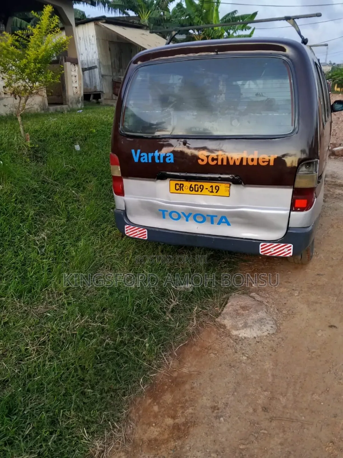 Toyota HiAce 2012 Black