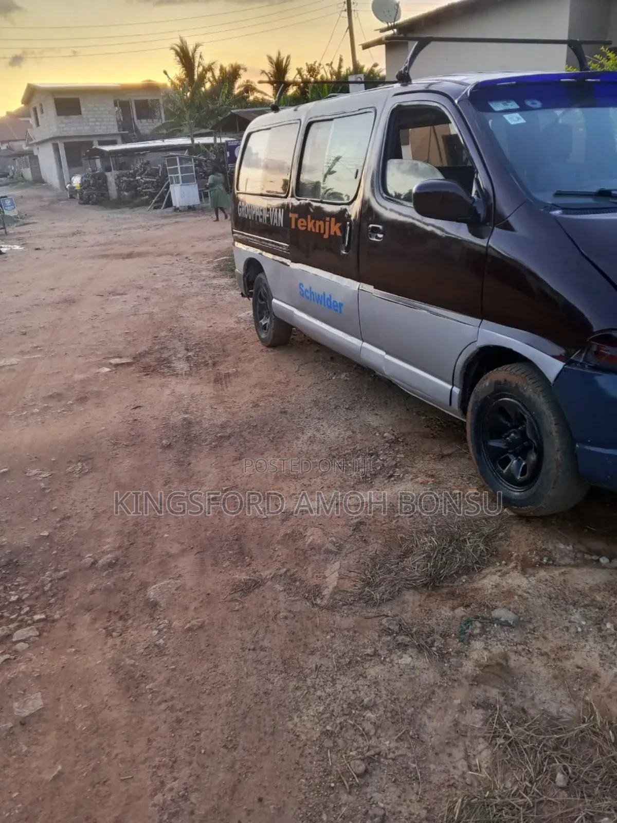 Toyota HiAce 2012 Black