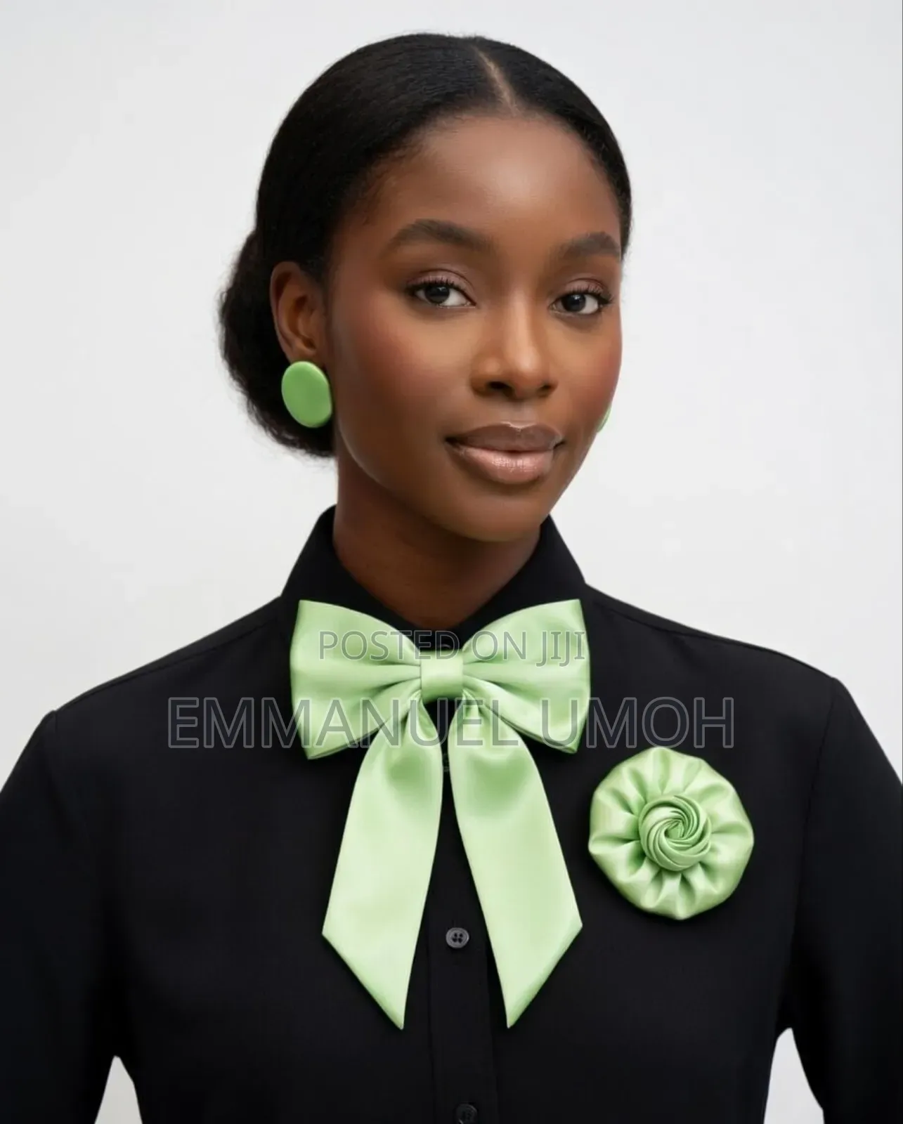 Ladies Tie With Matching Earrings And Brooch