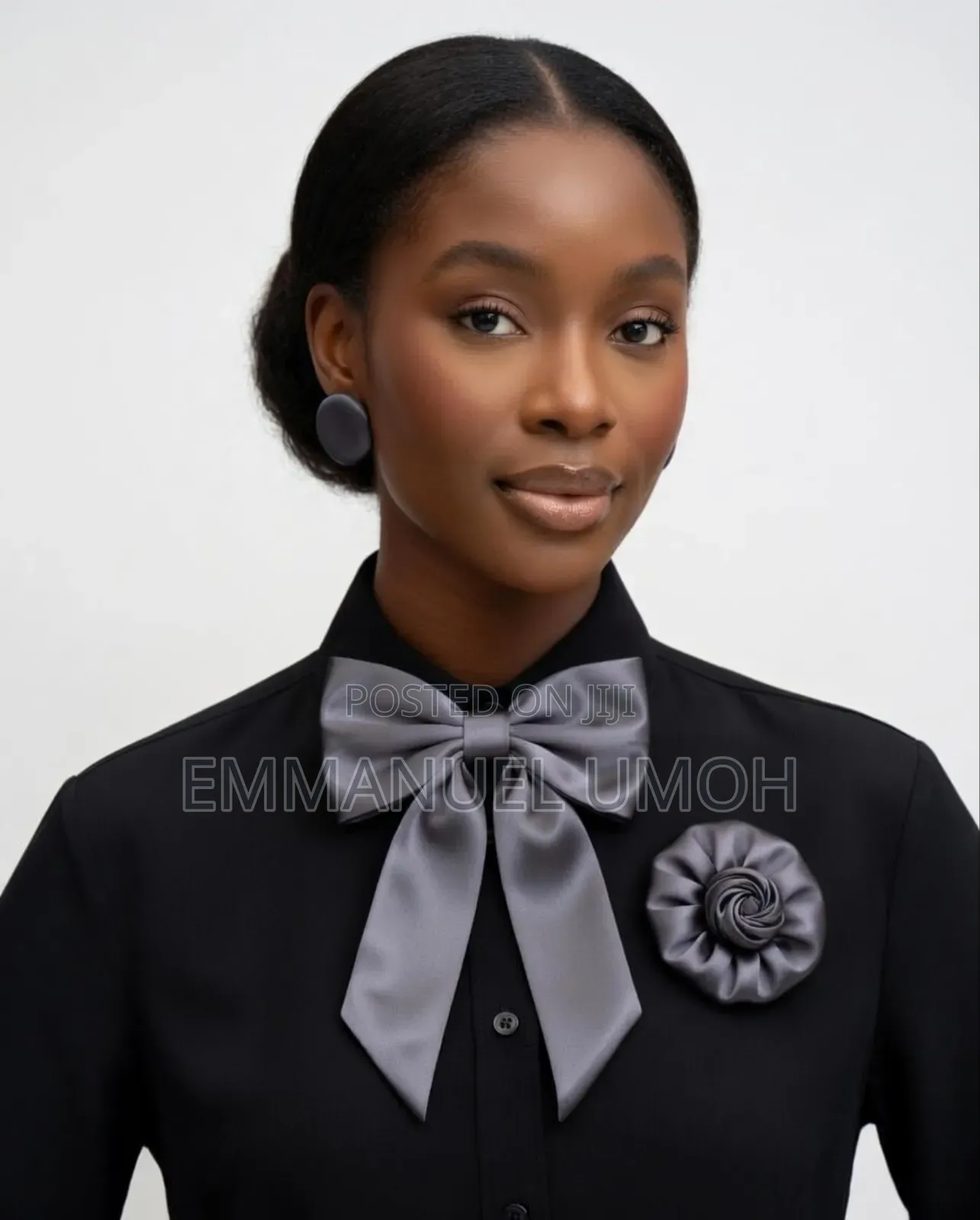 Ladies Tie With Matching Earrings And Brooch