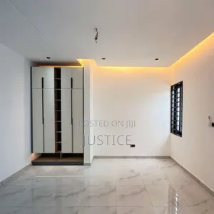 3bdrm House in Lakeside Estate for sale