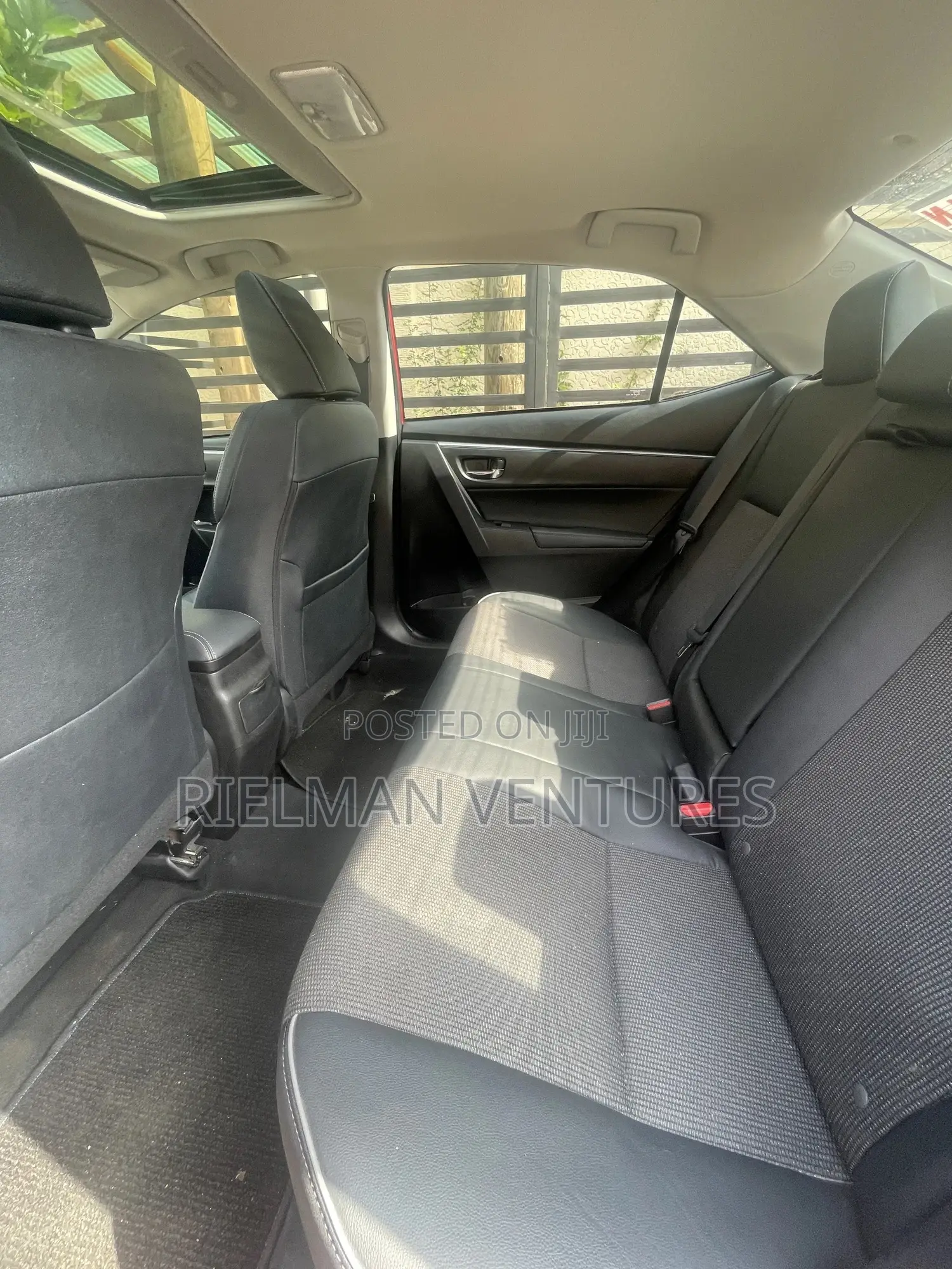 Toyota Corolla 2017 Red