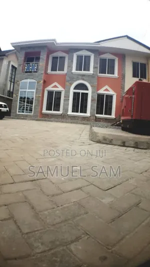 5bdrm House in Tema Community 11 for rent