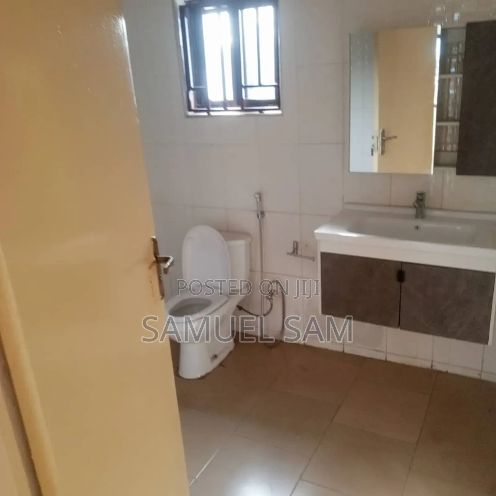 5bdrm House in Tema Community 11 for rent