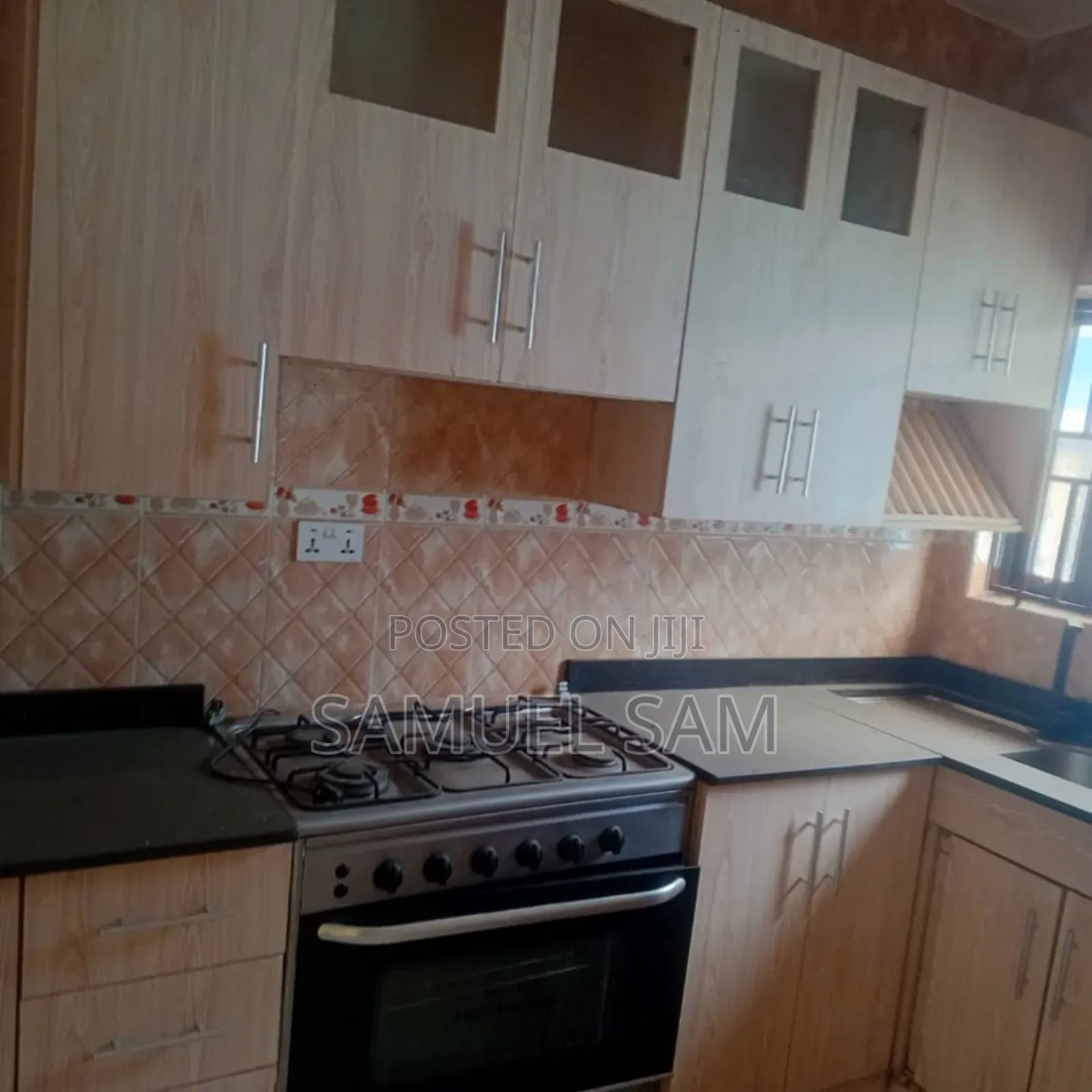 5bdrm House in Tema Community 11 for rent