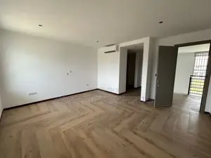 3bdrm House in Labone, Coffee Shop Area for rent