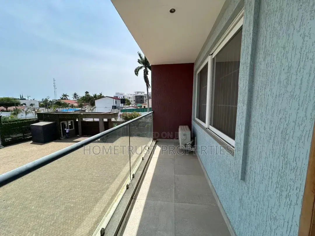 3bdrm House in Labone, Coffee Shop Area for rent