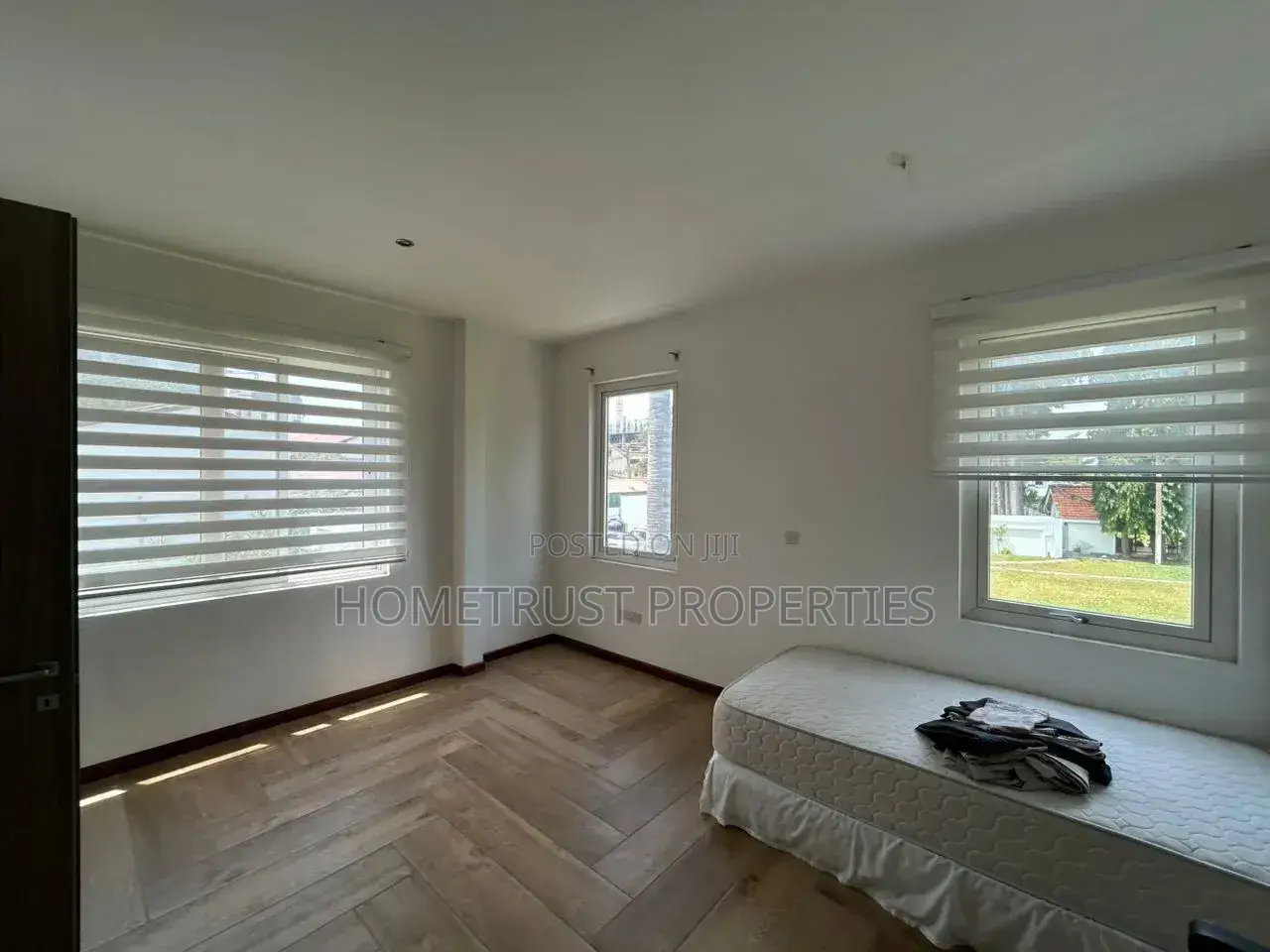 3bdrm House in Labone, Coffee Shop Area for rent