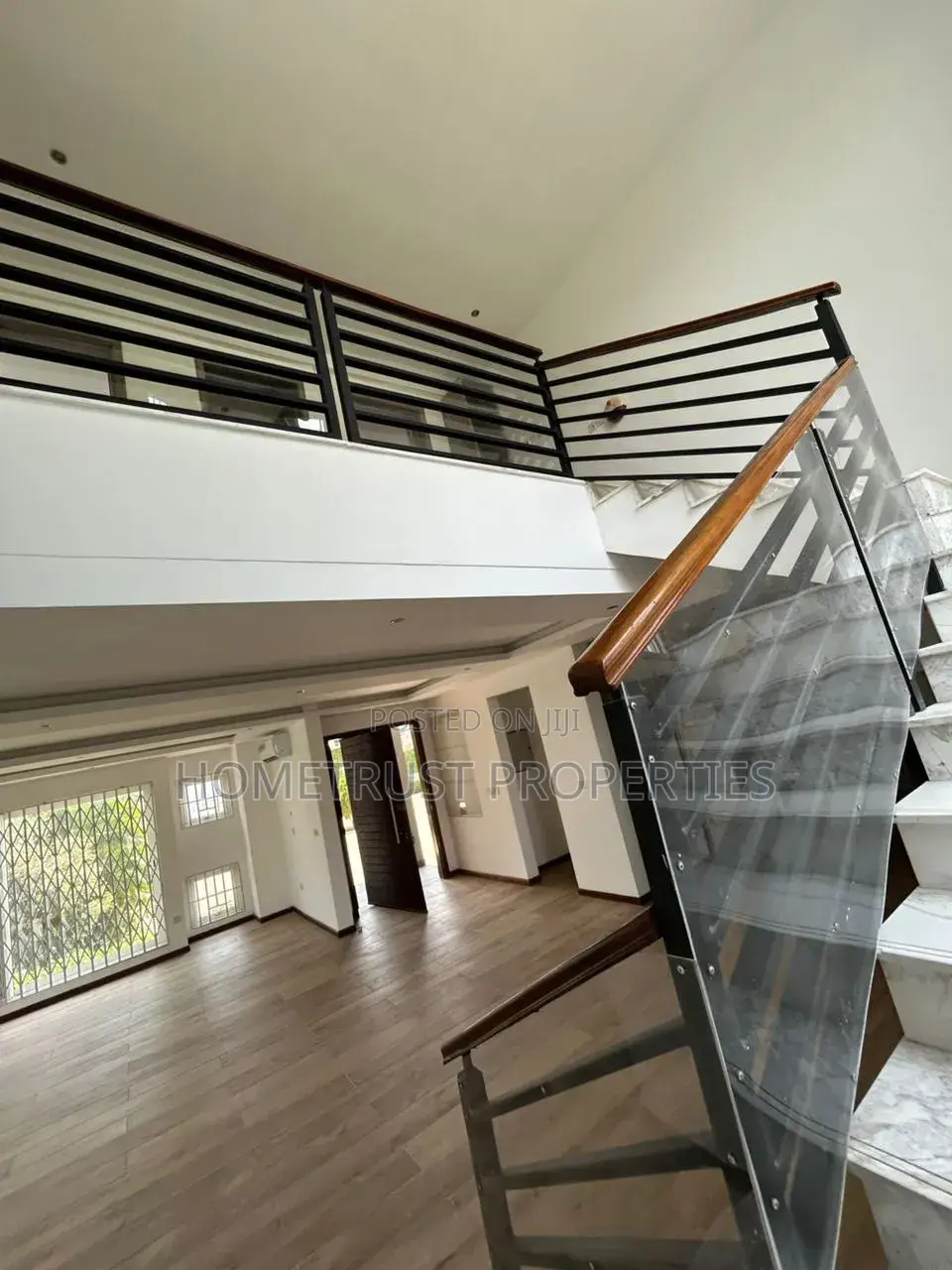 3bdrm House in Labone, Coffee Shop Area for rent