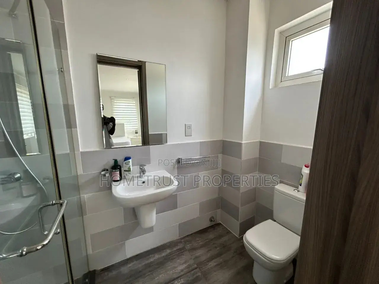 3bdrm House in Labone, Coffee Shop Area for rent