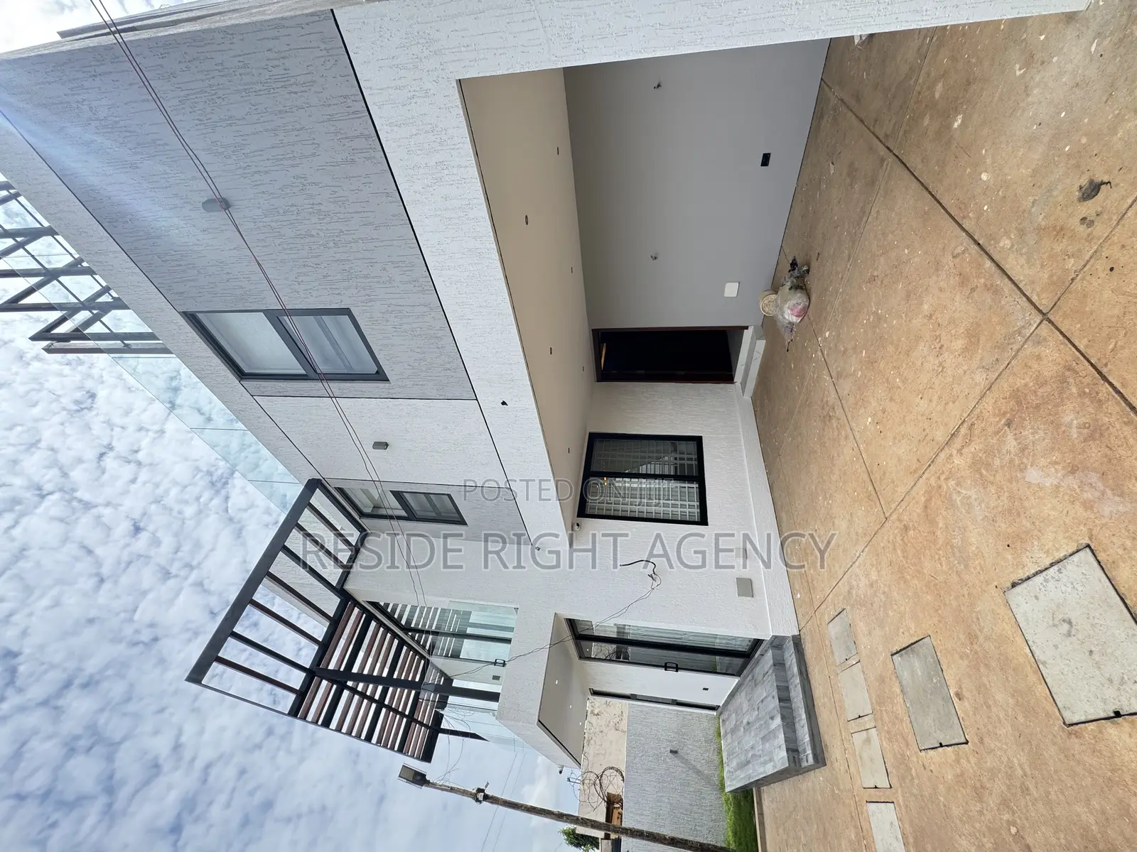 4bdrm House in Adenta for sale