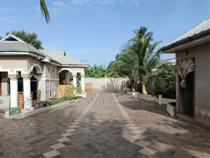 5bdrm House in Fumesua/ Kwamo., Ejisu-Juaben Municipal for sale