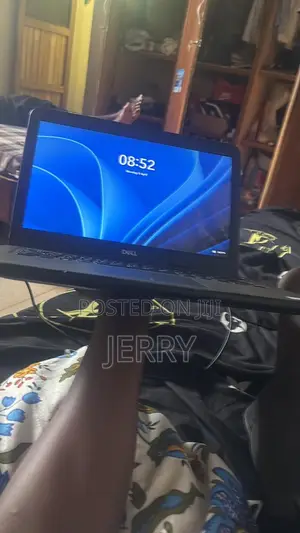Laptop Dell Inspiron 15 8GB Intel Core i5 HDD 256GB