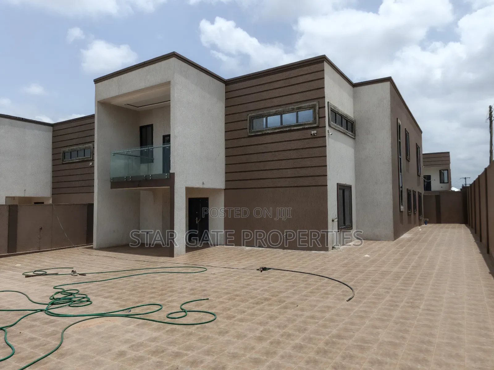 4bdrm House in Buokrom, Kumasi Metropolitan for sale